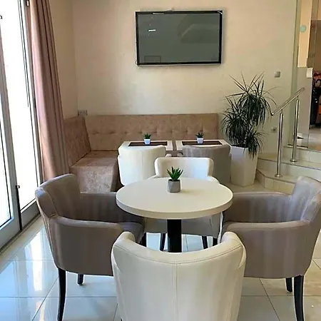 Hotell Glorija 4*